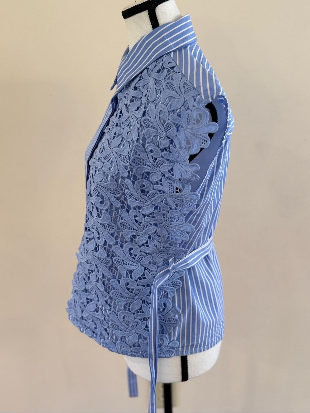 Blue Striped Button-Up Shirt with Lace Appliqué and Tie Waist size Small - Picture 6 of 7